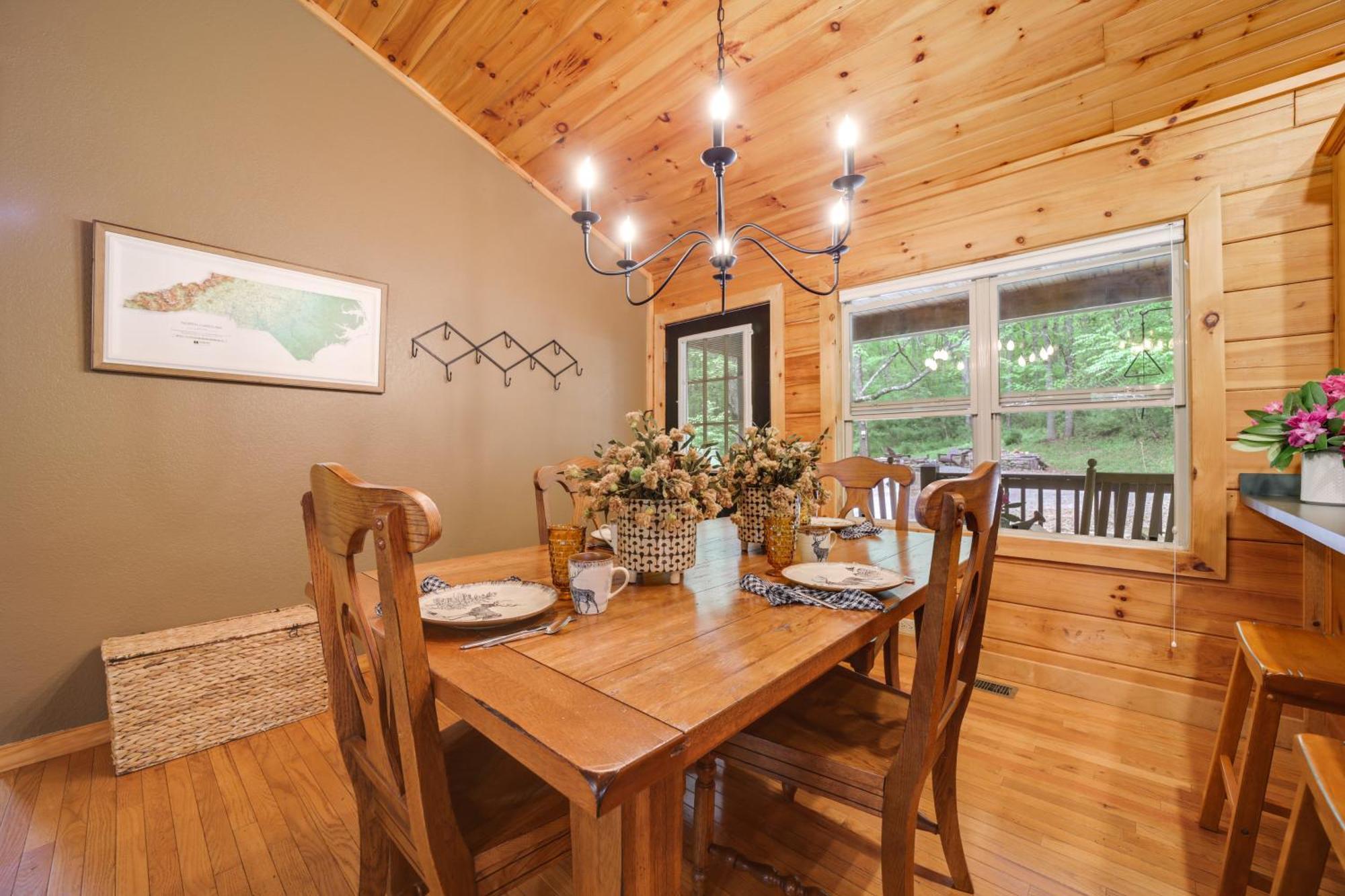 Peaceful Smoky Mountain Cabin With Deck And Fire Pit! Уейнсвил Екстериор снимка