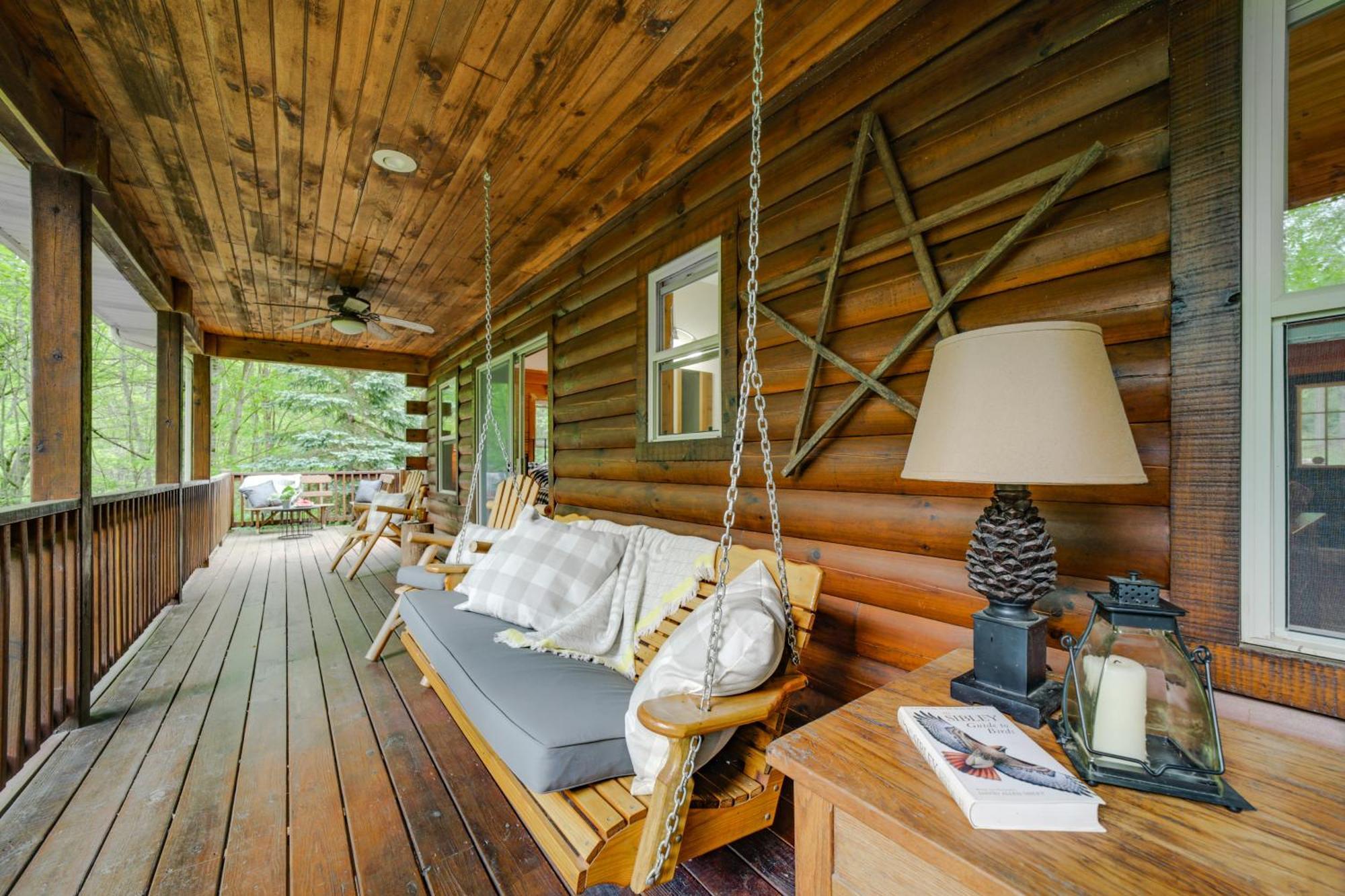 Peaceful Smoky Mountain Cabin With Deck And Fire Pit! Уейнсвил Екстериор снимка
